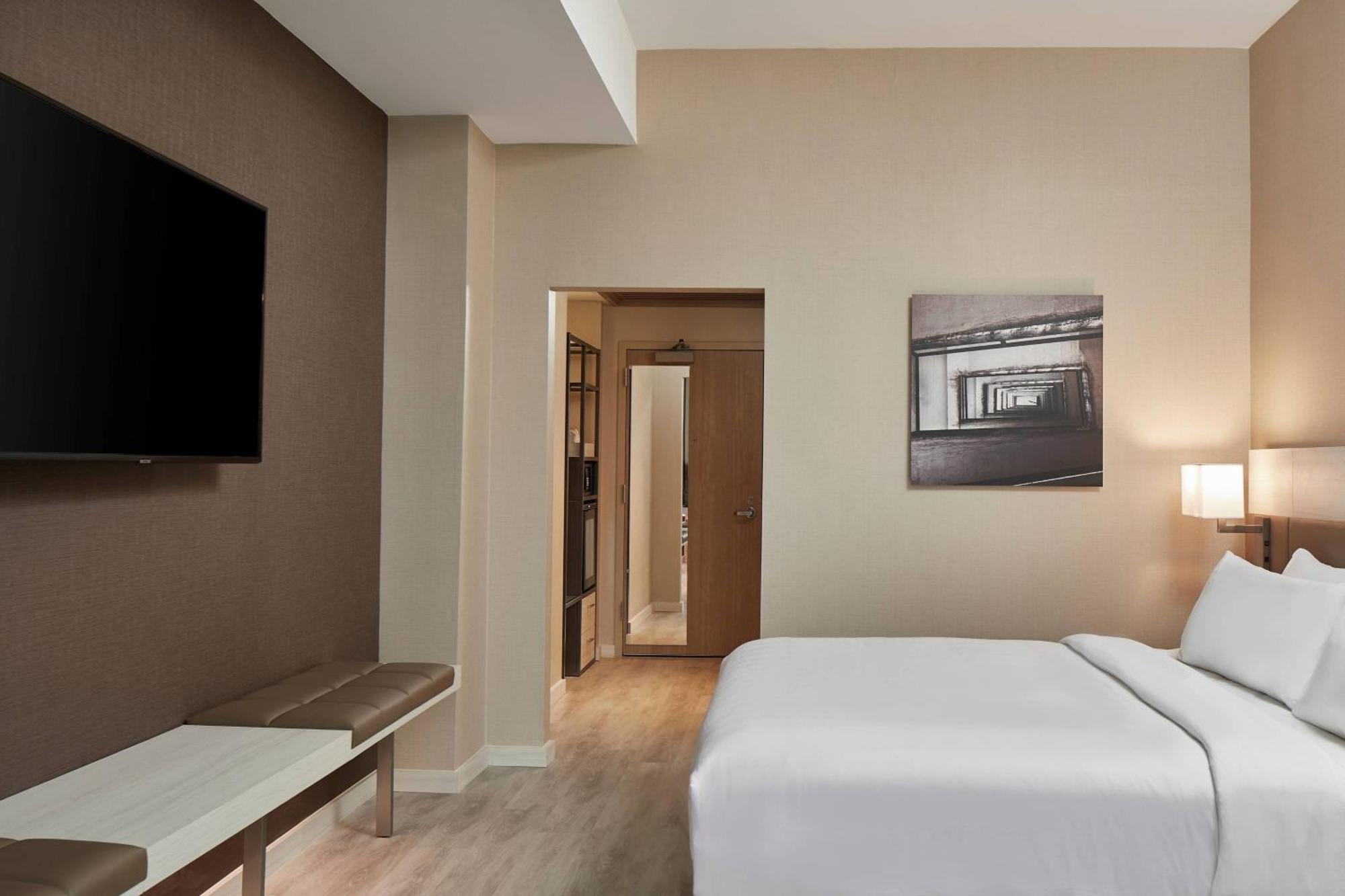 Ac Hotel By Marriott Greenville Extérieur photo